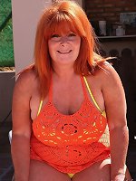 Melanie Masturbates at the Outdoor Bar